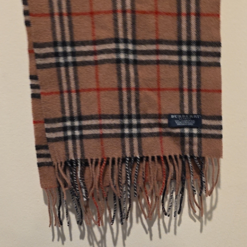 Burberry Classic Tan and Black Plaid Scarf - Picture 5 of 8